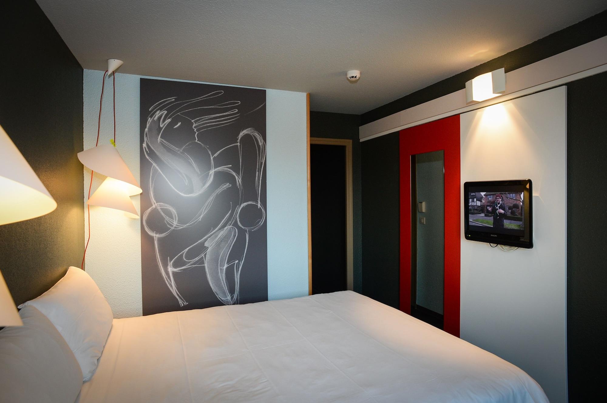 ibis Saint-Lô Exterior foto