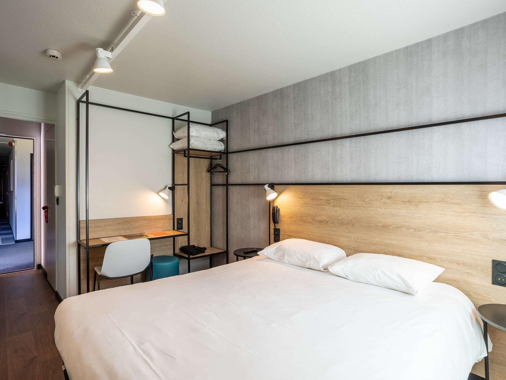 ibis Saint-Lô Exterior foto